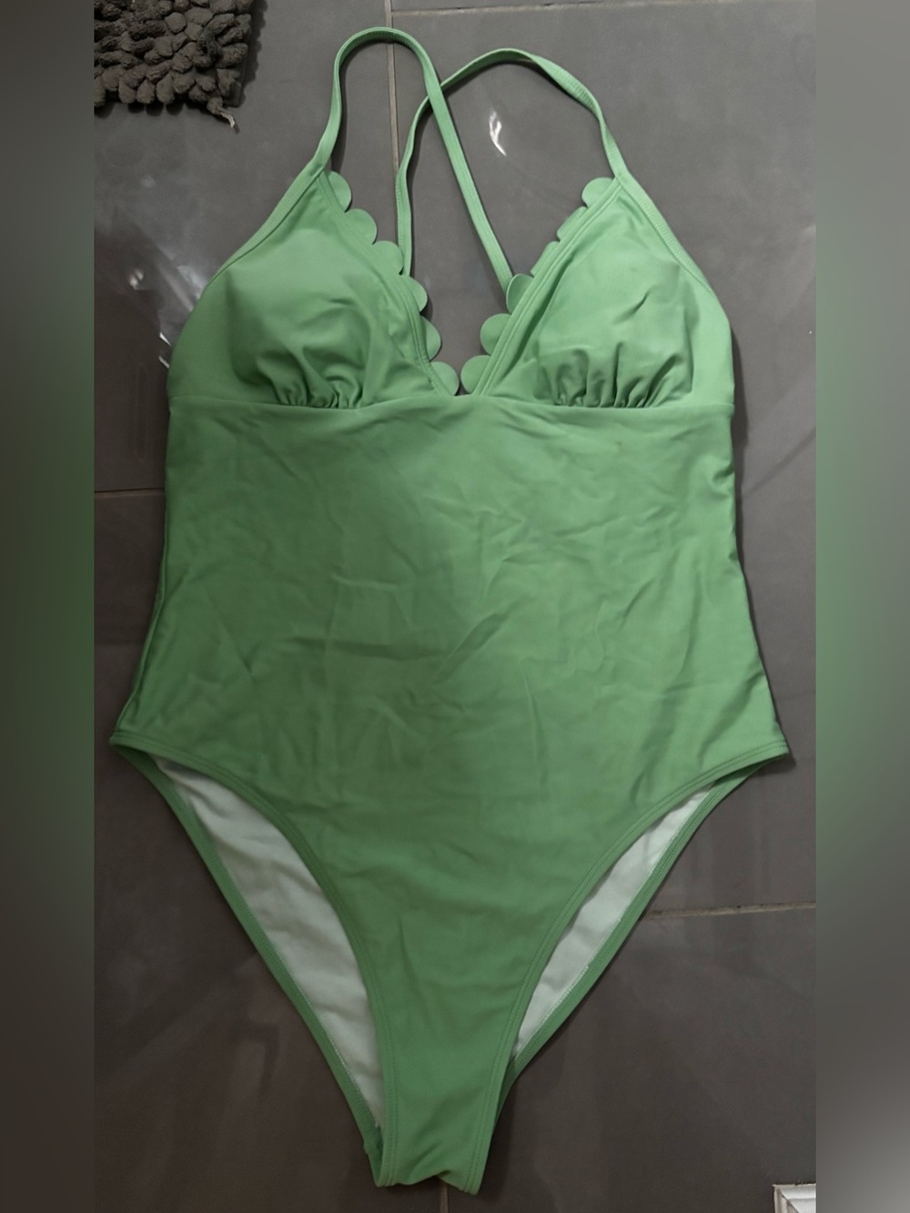 Women's L CUPSHE one piece swimsuit green scalloped